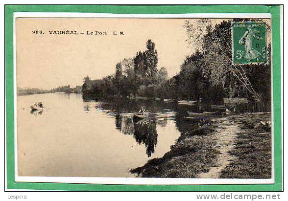 VAUREAL -- Le port