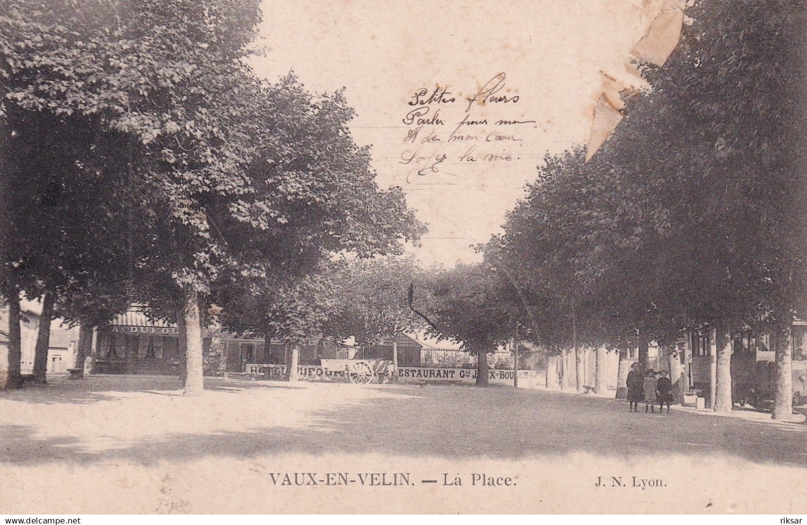 VAUX EN VELIN