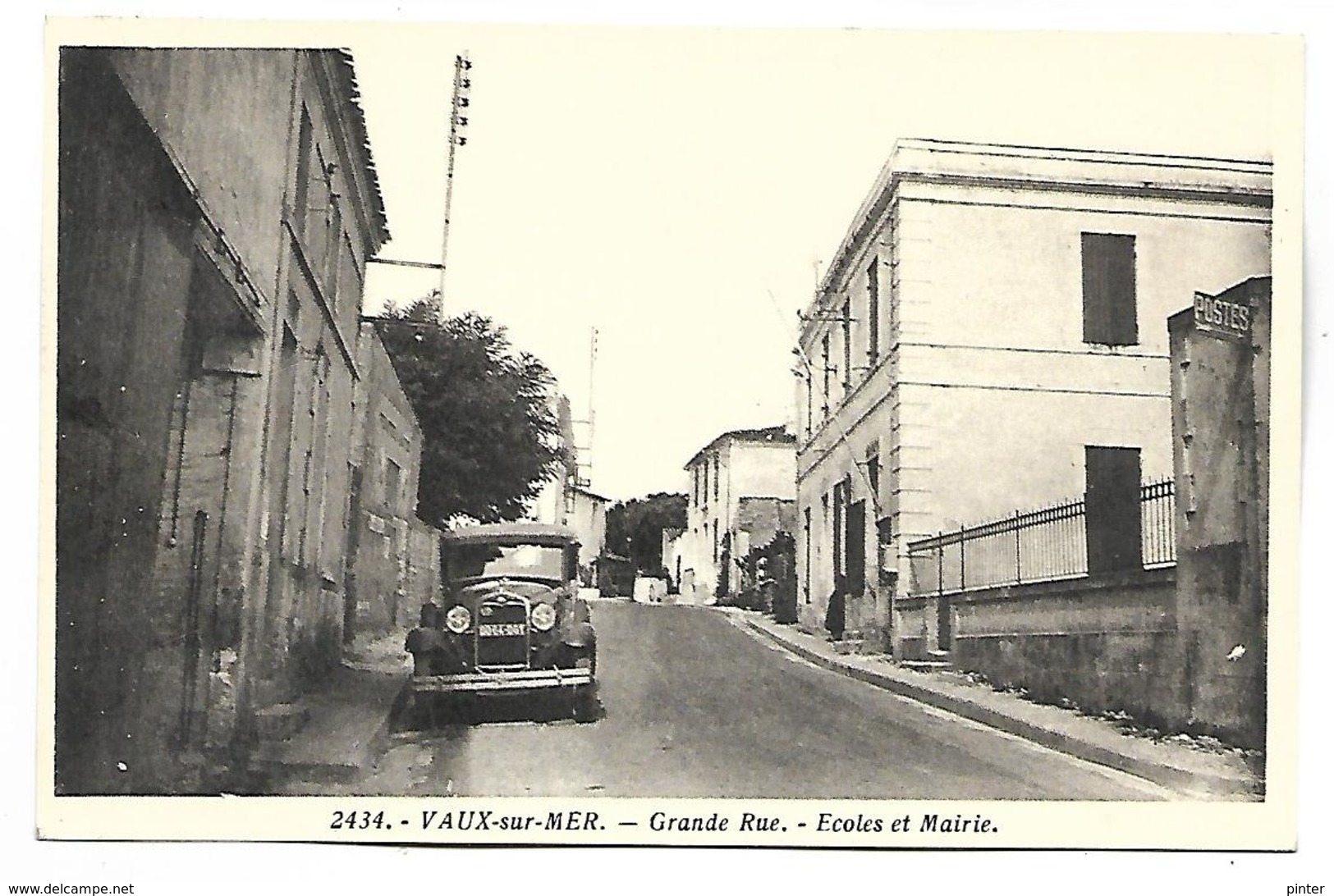 VAUX SUR MER - Grande Rue - Ecoles et Mairie