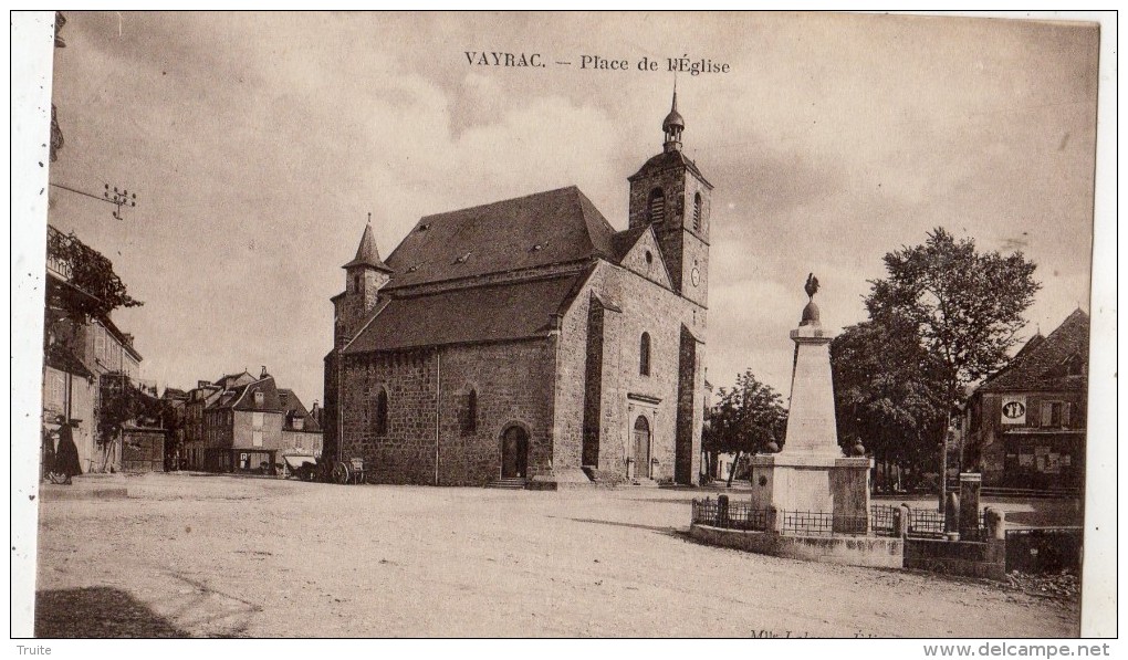 VAYRAC PLACE DE L'EGLISE