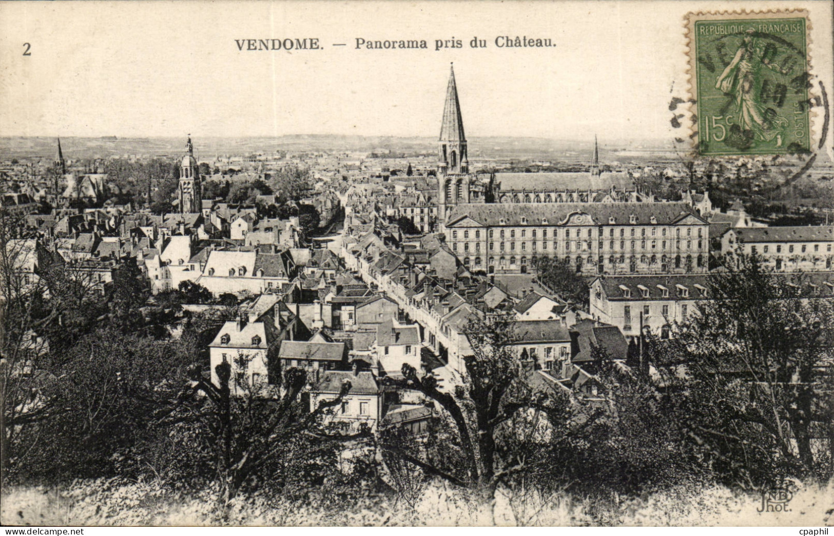 Vendome CPA Panorama pris du chateau