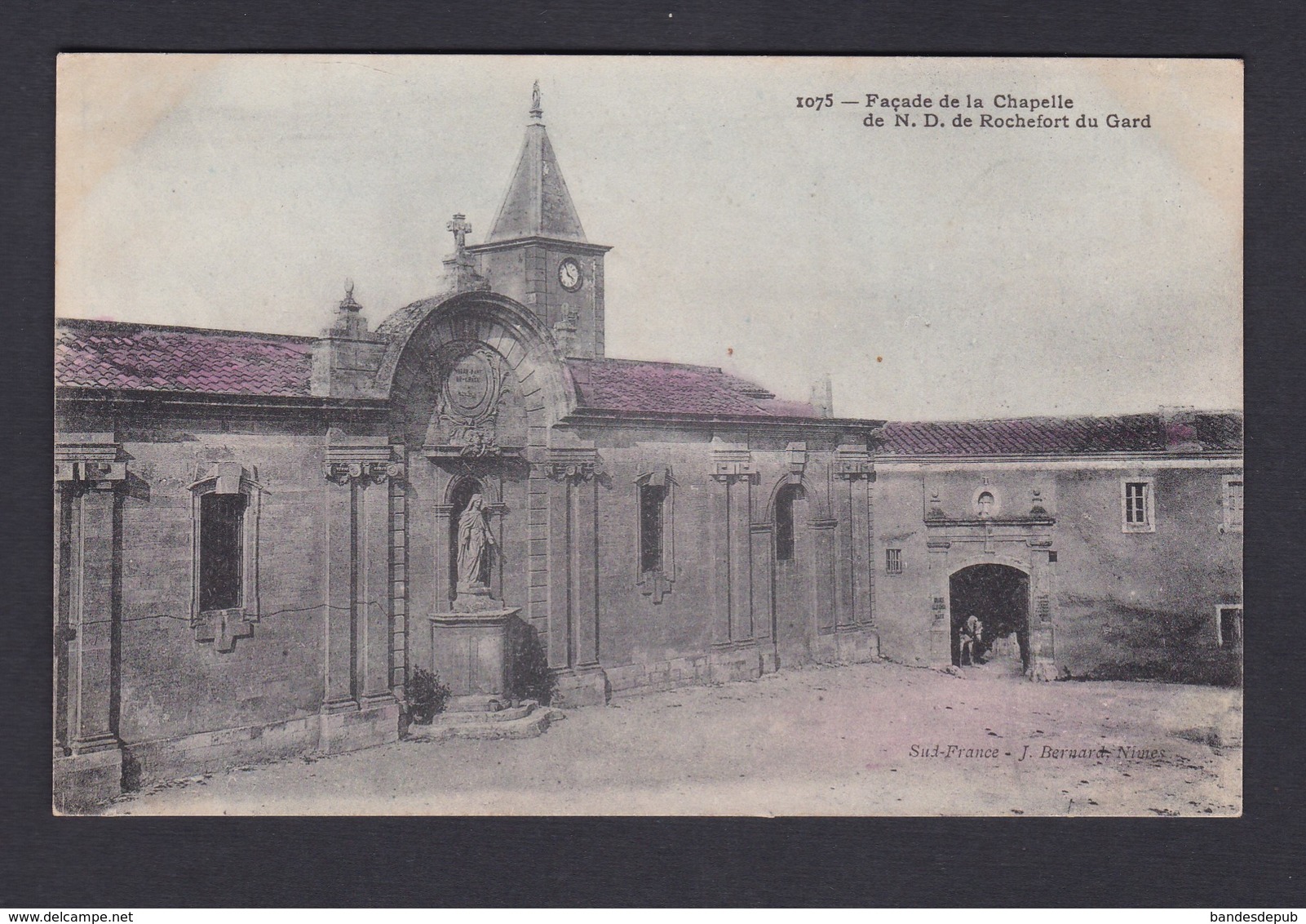 Vente immediate Facade de la Chapelle de Notre Dame de Rochefort du Gard (Ed. Bernard  Ref 40378)