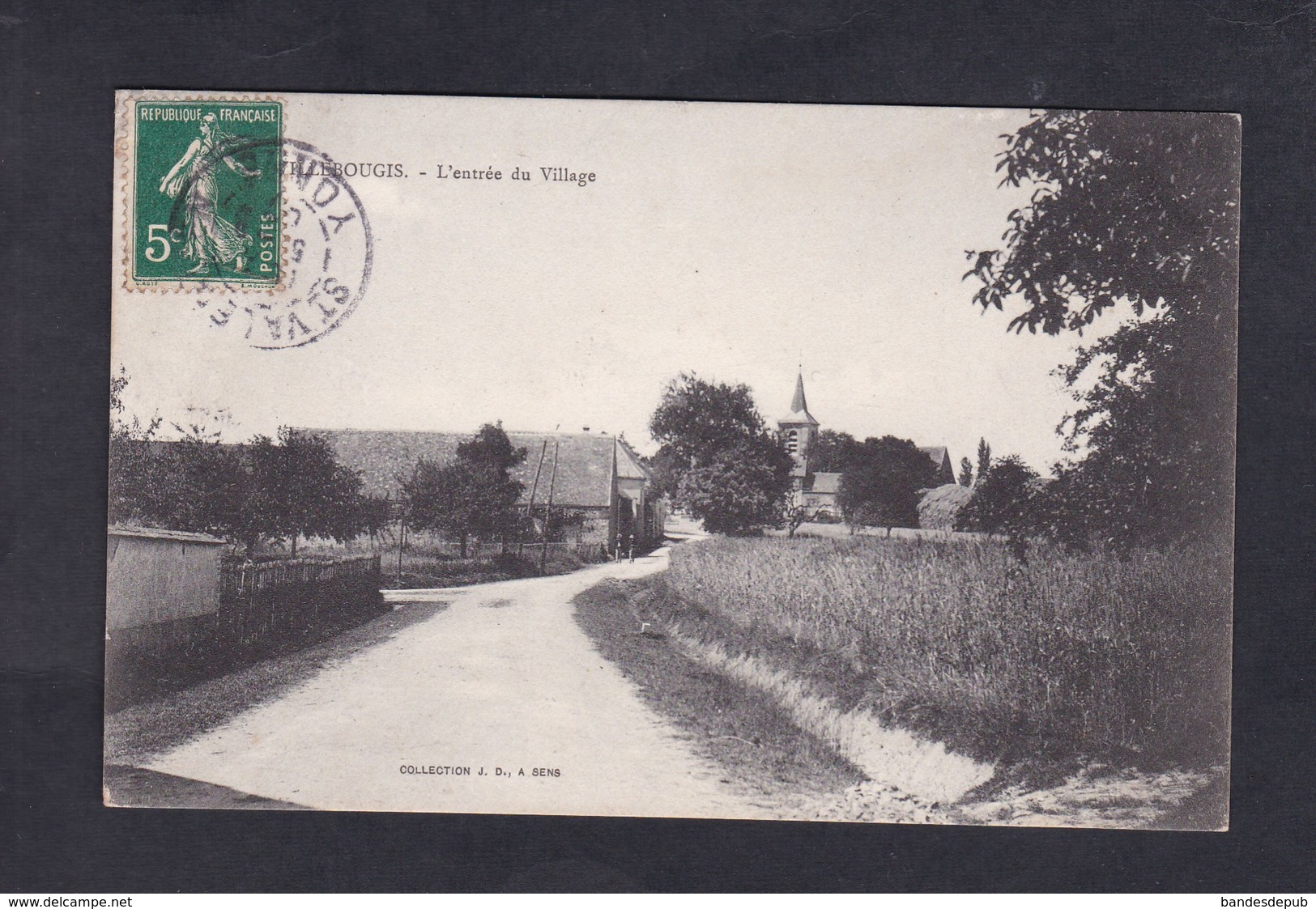 Vente immediate Villebougis (89) Entree du village ( Collection J.D.)