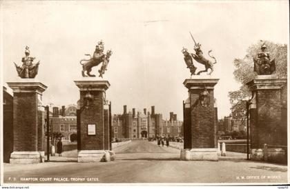 Grande Bretagne Grande Bretagne CPA Hampton court palace Trophy gates