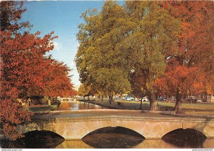 uk46729 bourton on the water gloucestershire uk
