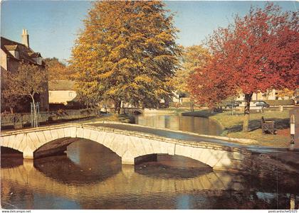 uk49976 bourton on the water gloucestershire uk
