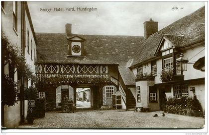 N°52010 -cpa George Hôtel Yard Huntingdon-