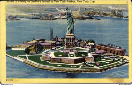 AK New York City USA, Freiheitsstatue, Bedloe's Island, New Yorker Hafen