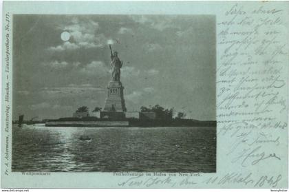 New York - Freiheitsstatue im Hafen
