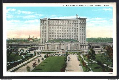 AK Detroit, MI, Michigan Central Station, Blick zum grossen Bahnhofsgebäude