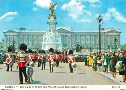Carte Postale - Angleterre - London - Buckingham Palace - The Corps of Drums and Mascot leaving Buckingham Palace - Lond