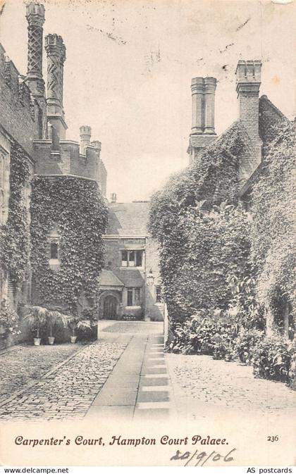 B576 England 1906 Carpenter's Court Hampton Court Palace postcard