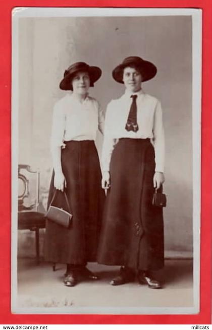 ROXBURGHSHIRE  GALASHIELS  TWO FASHIONABLE EDWARDIAN LADIES    CLAPPERTON OF GALASHIELS  RP