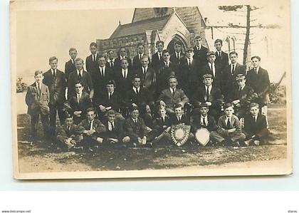 Ile de Man - RPPC -  Photo de jeunes hommes - Warburton Photo Douglas