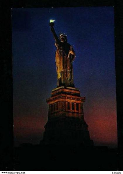 ►   STATUE of LIBERTY by Night