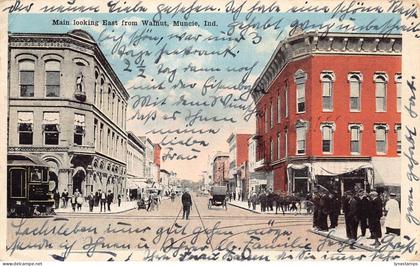 L033 United States 1925 Main looking East from Walnu Muncie Ind vintage postcard