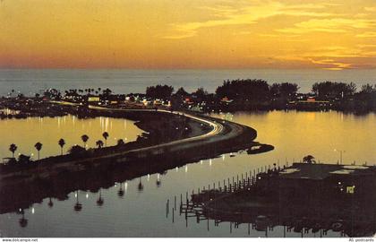 B352 US 1973 Clearwater Beach Florida vintage postcard