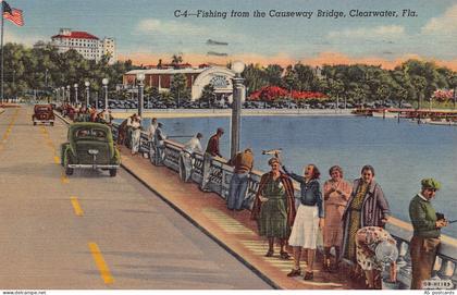 US Florida Clearwater 1945 Fishing from Causeway Bridge Car postcard B961