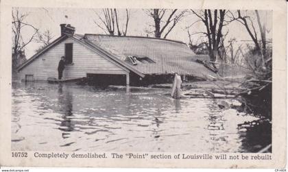 ETATS UNIS - KY - KENTUCKY - LOUISVILLE - INONDATION  DANS UNE REGION DE LOUISVILLE - BATIMENT DETRUIT INONDEE