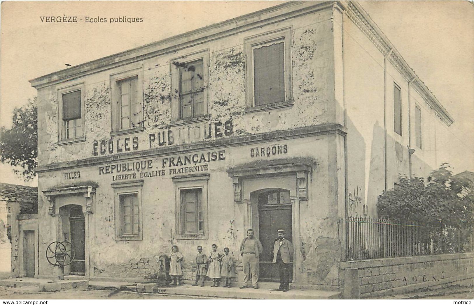 VERGEZE - Ecoles publiques.