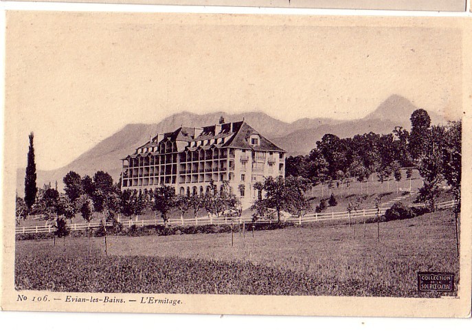 VERITABLE CARTE POSTALE DE EVIAN LES BAINS L'ERMITAGE