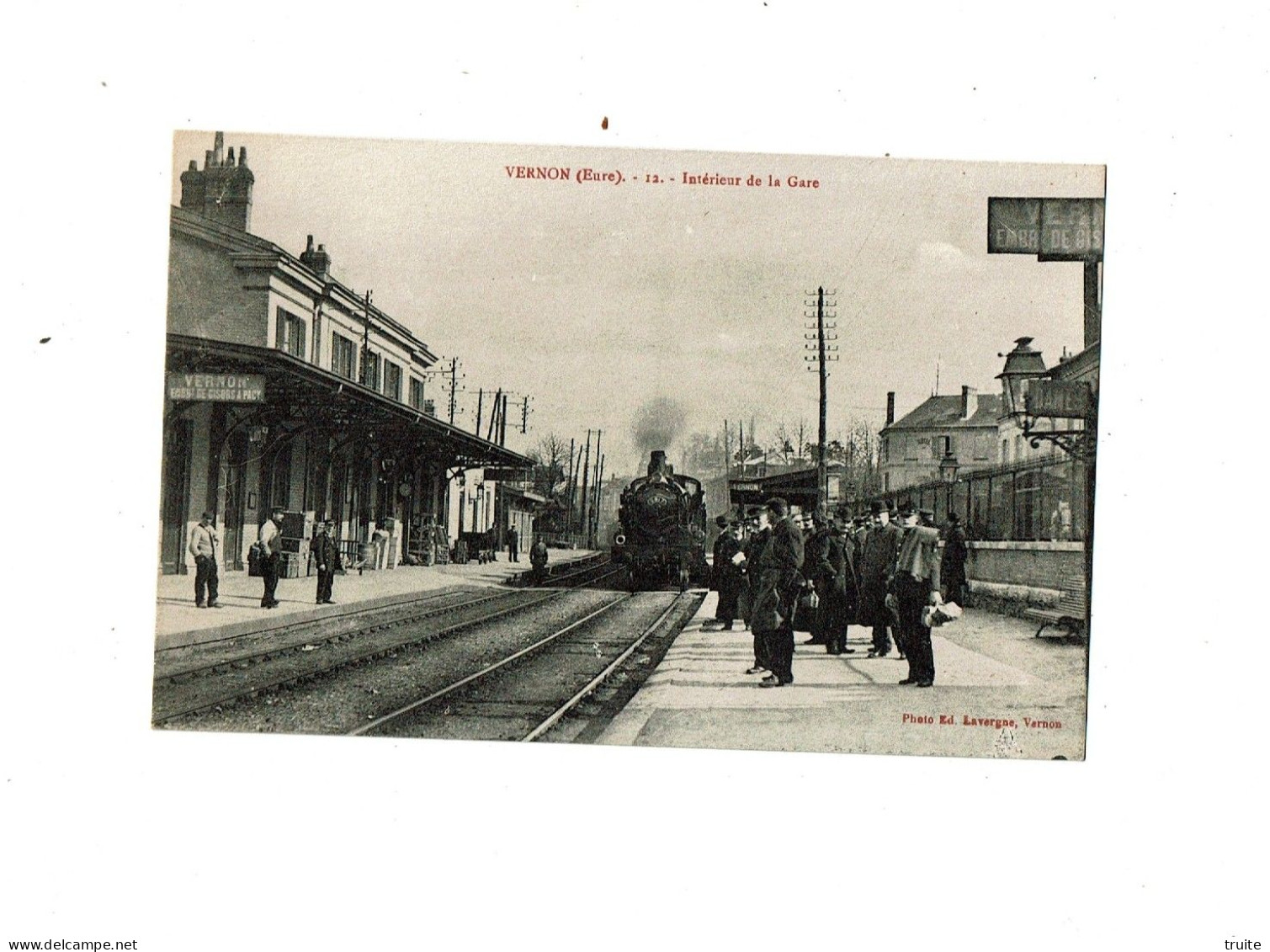 VERNON INTERIEUR DE LA GARE