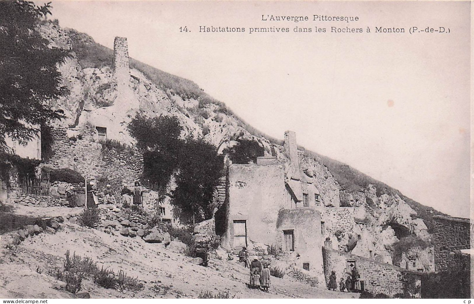 Veyre Monton - Habitations Primitives dans les Rochers  - CPA °J