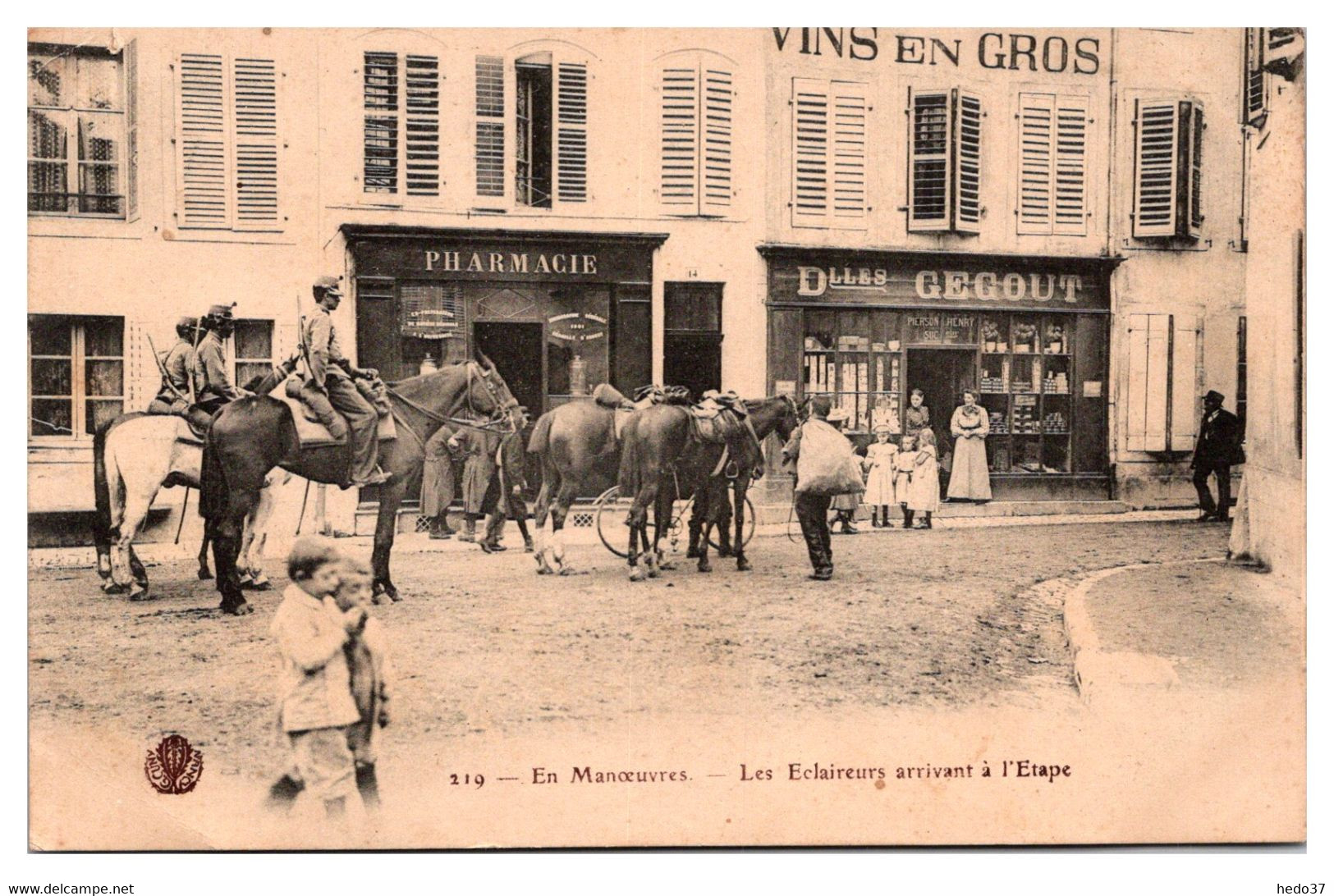 Vezelise - En Manoeuvres - Les Eclaireurs arrivant à l'Etape