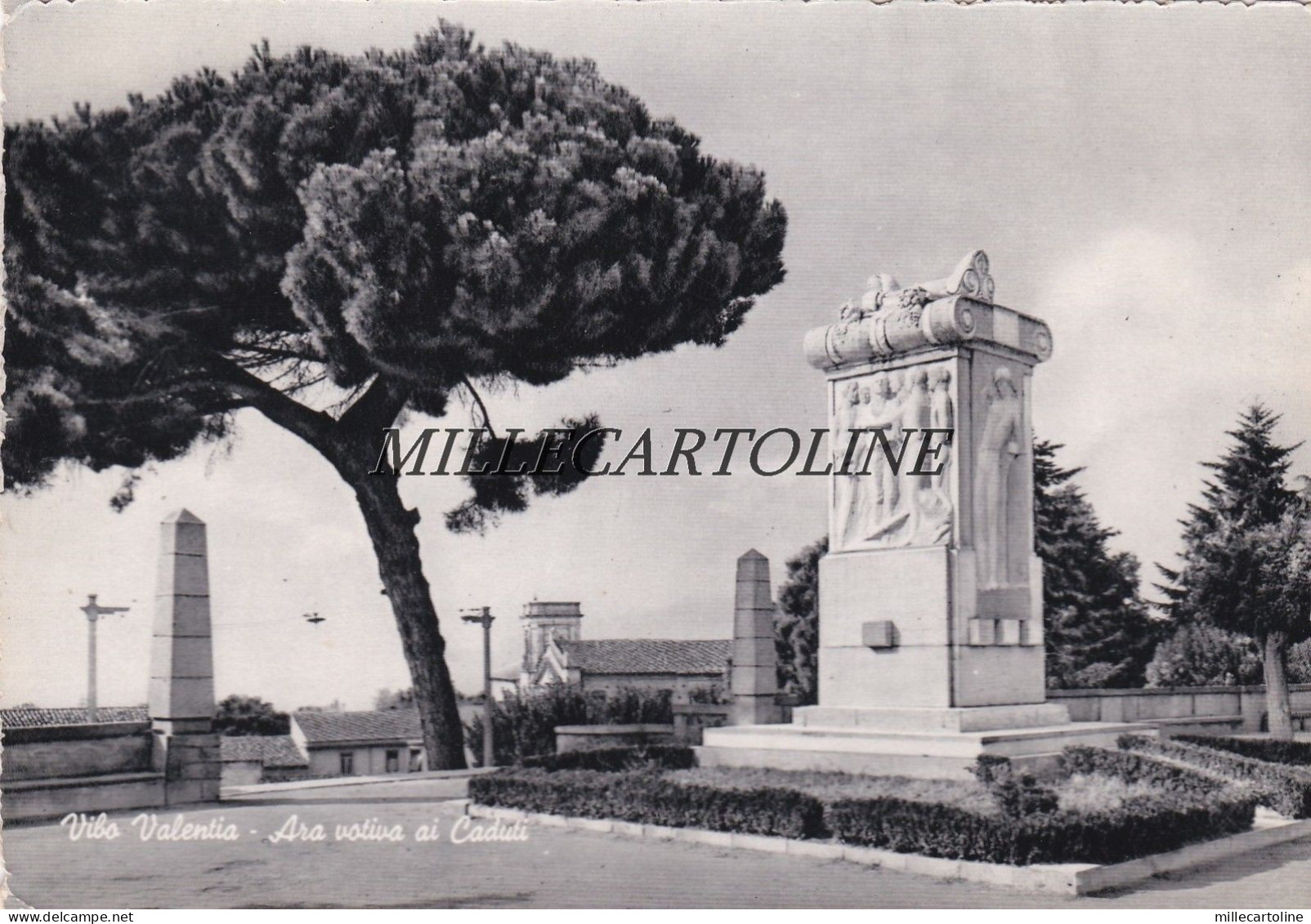 VIBO VALENTIA: Ara votiva ai Caduti