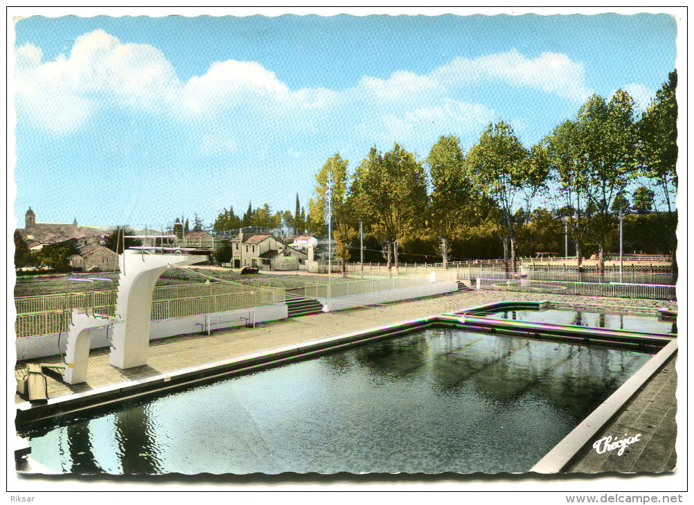 VIC FEZENSAC(GERS) PISCINE