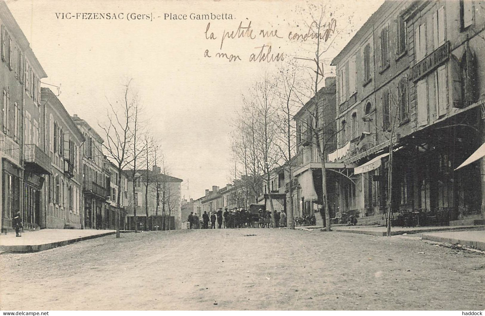 VIC - FEZENSAC : PLACE GAMBETTA