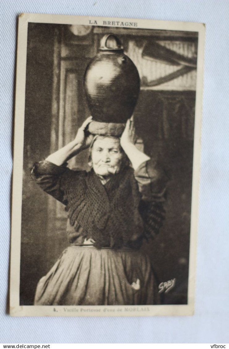 vieille porteuse d'eau de Morlaix, Finistère 29