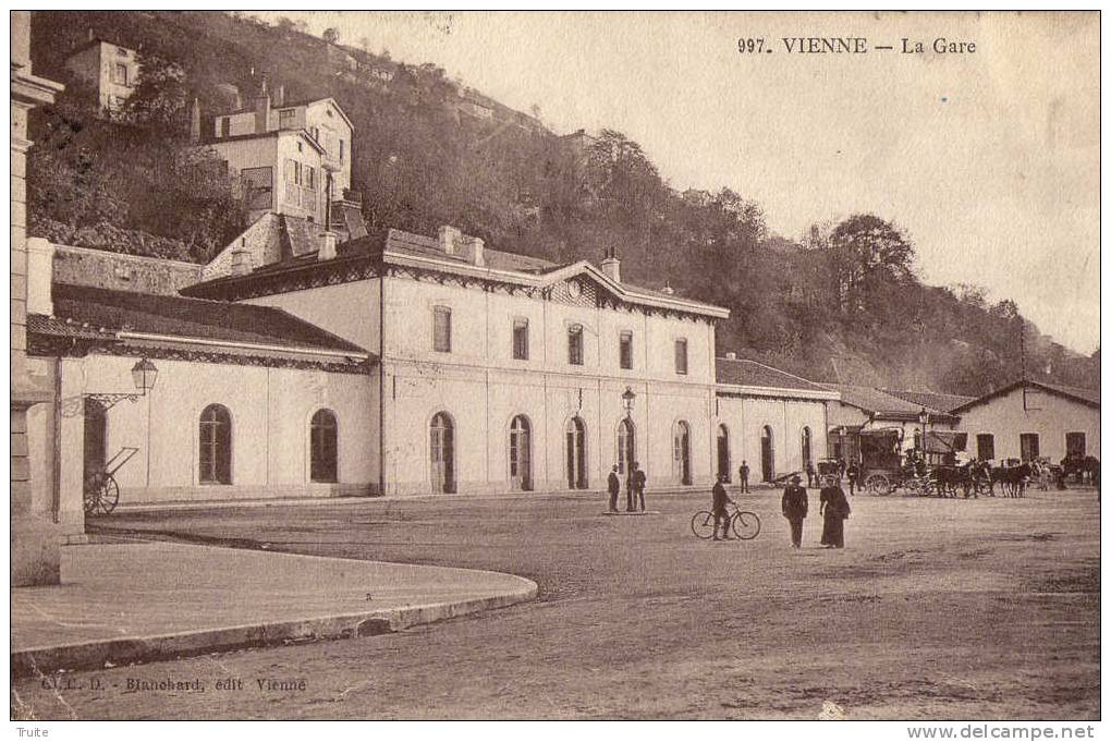 VIENNE LA GARE  ANIMEE