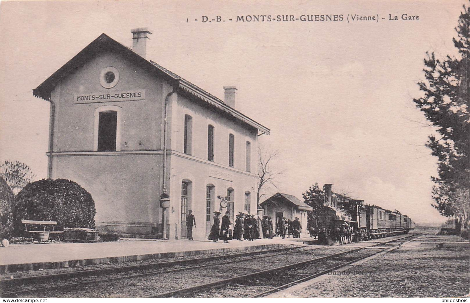 VIENNE  MONTS SUR GUESNES  la gare