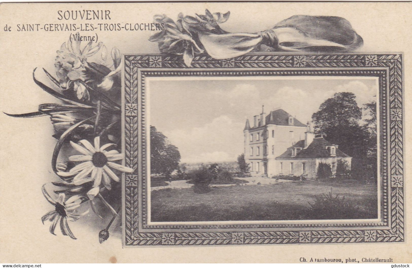 Vienne - Souvenir de Saint-Gervais-les-Trois-Clochers