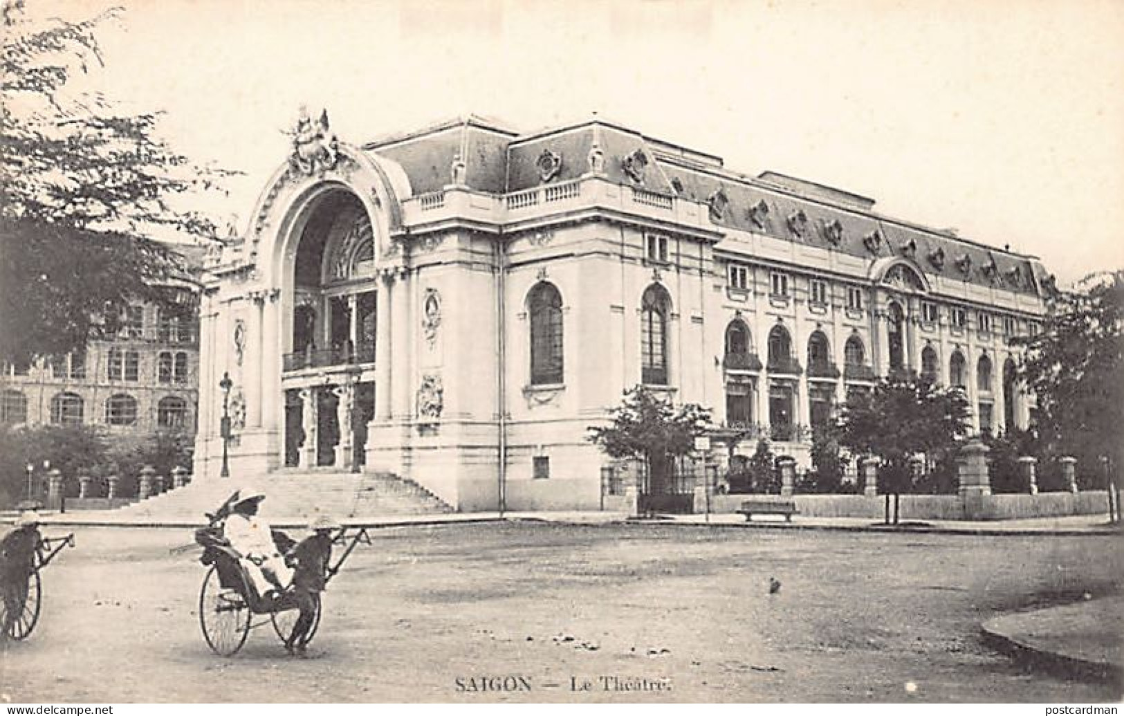 Viet Nam - SAIGON - Le théâtre - Pousse-pousse - Ed. Inconnu
