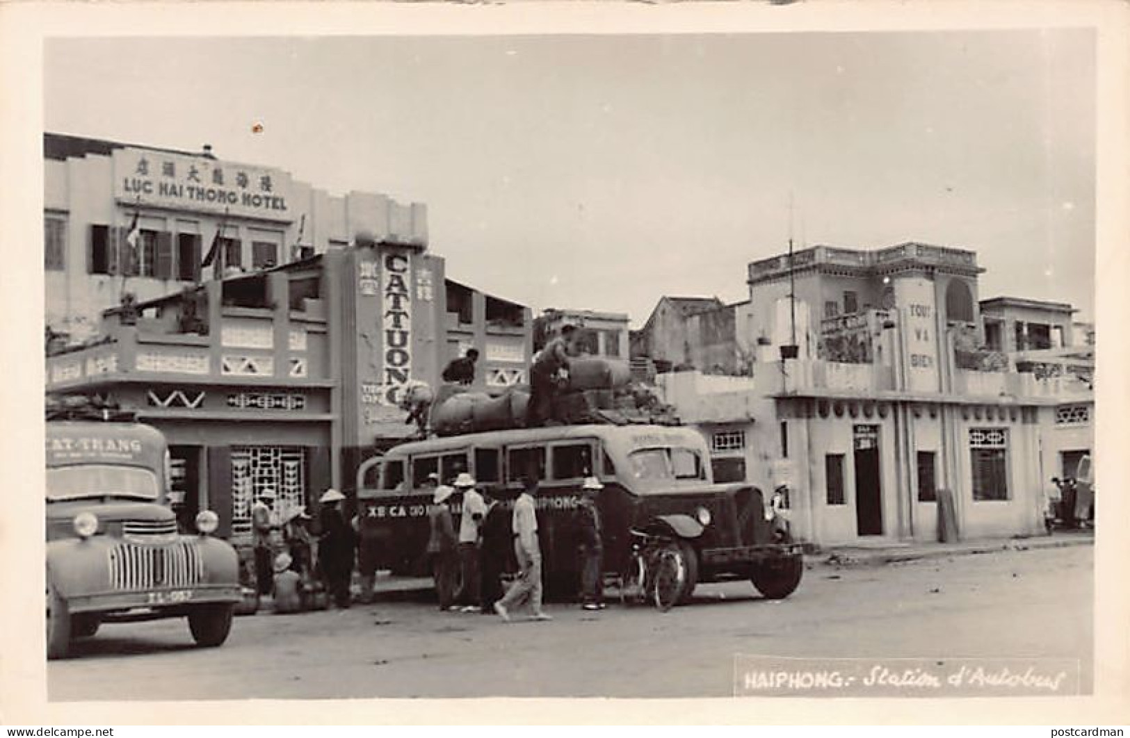 Vietnam - HAIPHONG - La station d'autobus