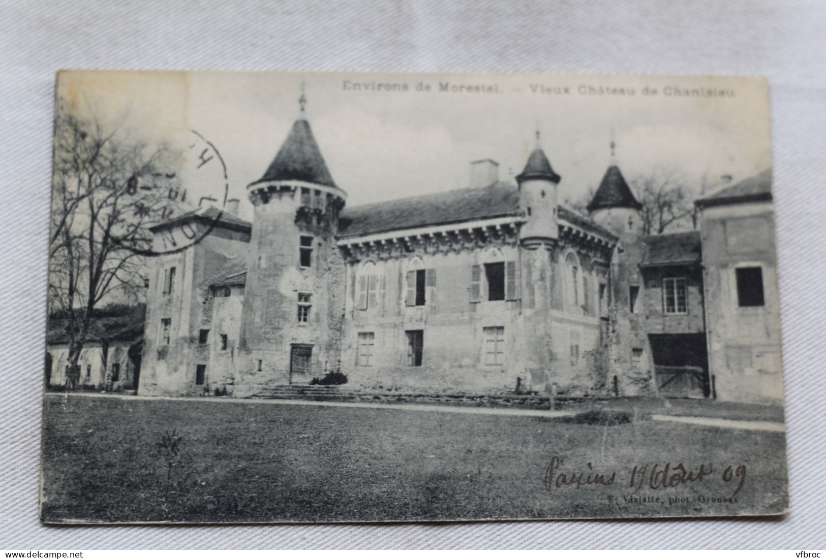 vieux château de Chanisieu, environs de Morestel, Isère 38