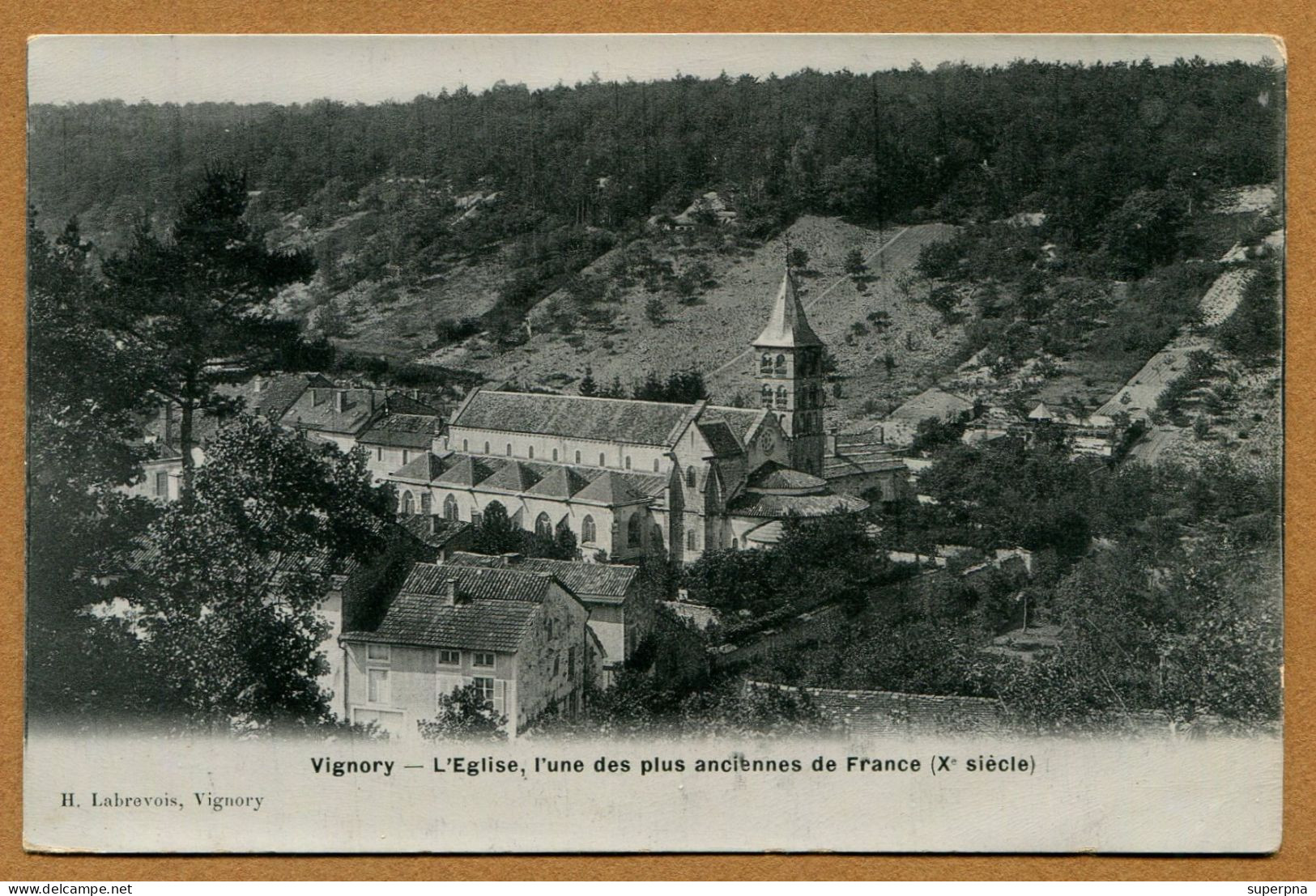 VIGNORY  (52)  : " L'EGLISE "