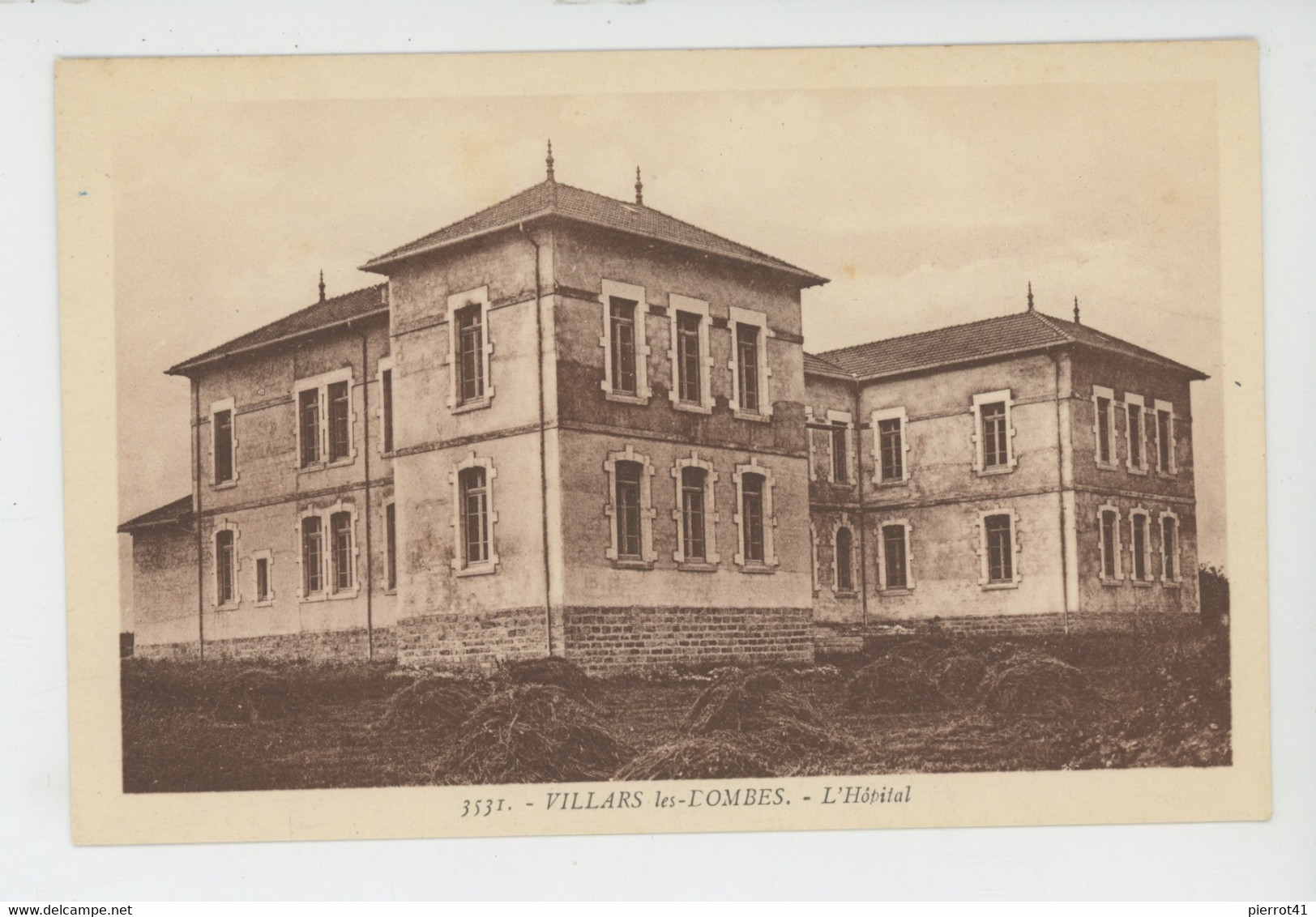 VILLARS LES DOMBES - L'Hôpital