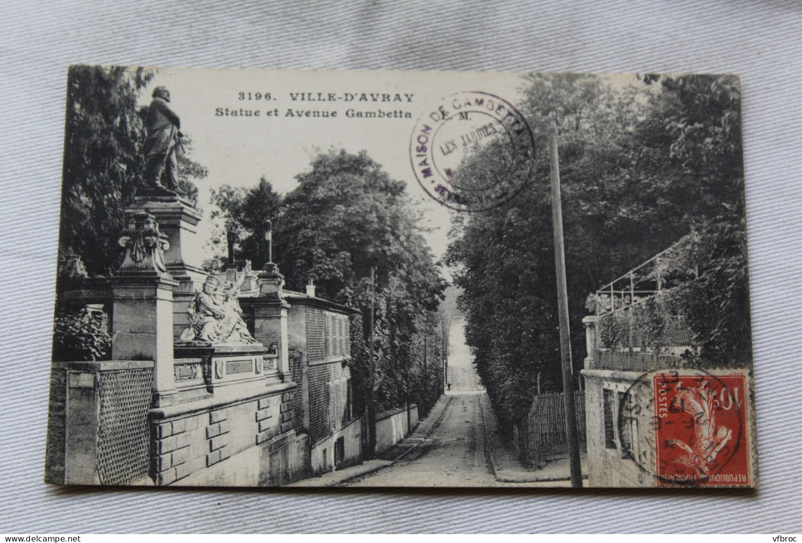 Ville d'Avray, statue et avenue Gambetta, Hauts de Seine 92