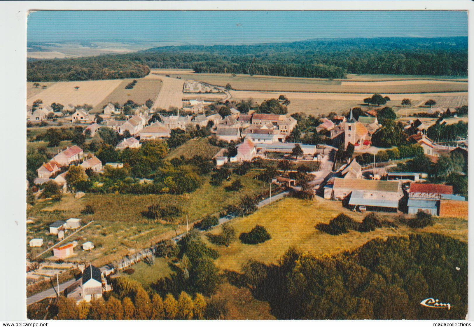 Villebougis (89 - Yonne) vue générale aérienne