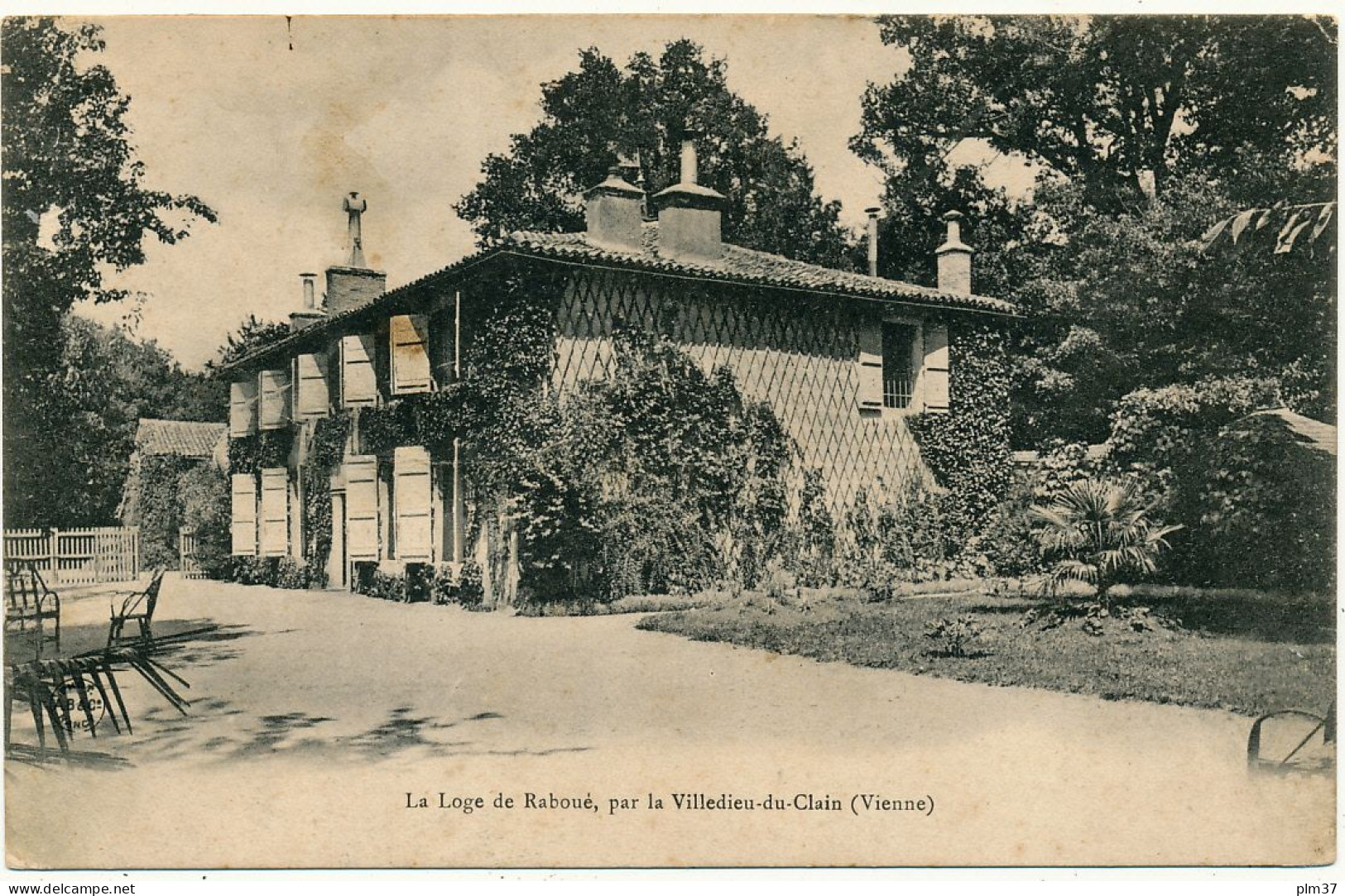 VILLEDIEU DU CLAIN - La Loge de Raboué