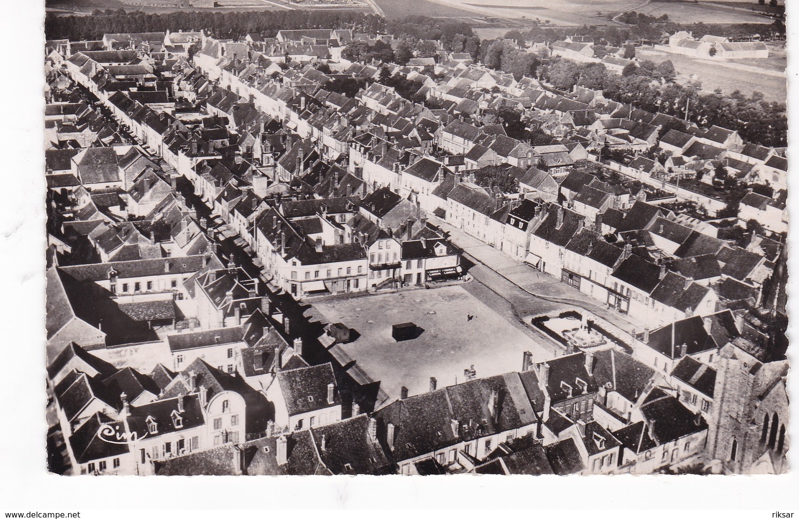 VILLENEUVE L ARCHEVEQUE