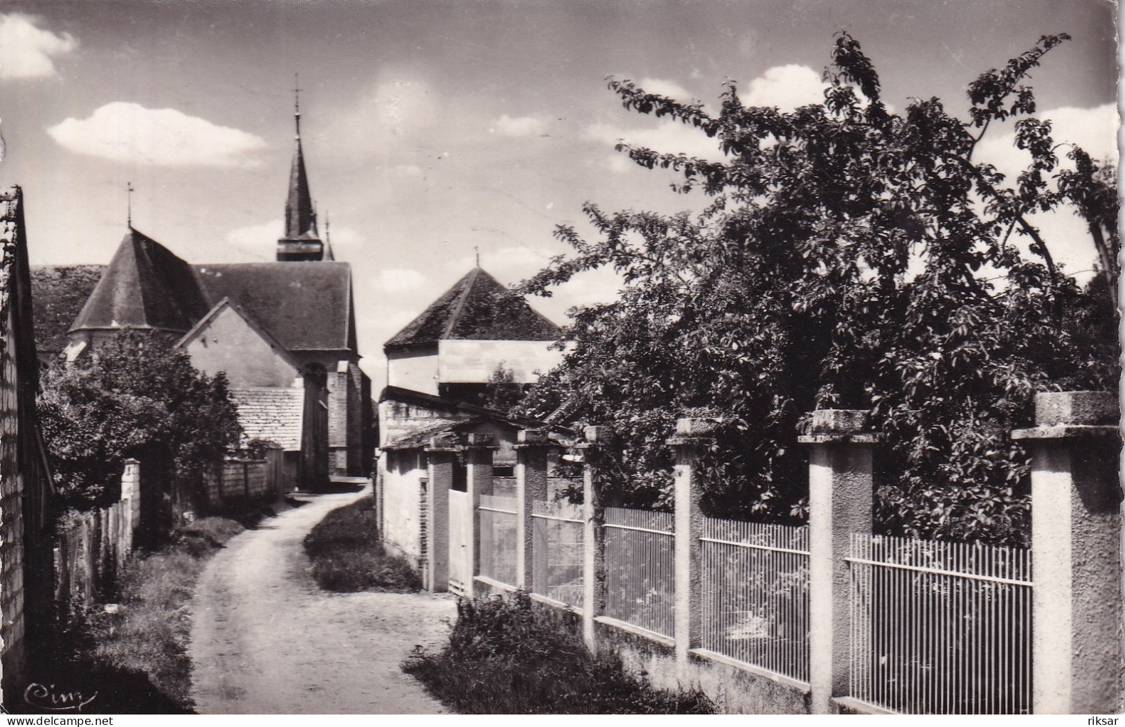 VILLENEUVE L ARCHEVEQUE