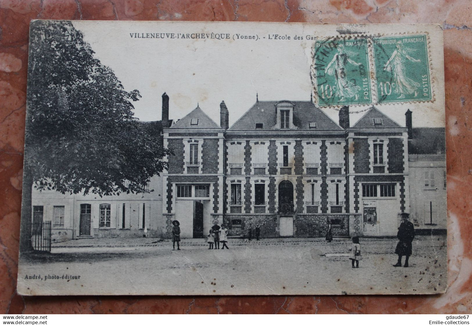 VILLENEUVE-L'ARCHEVEQUE (89) - L'ECOLE DES GARCONS