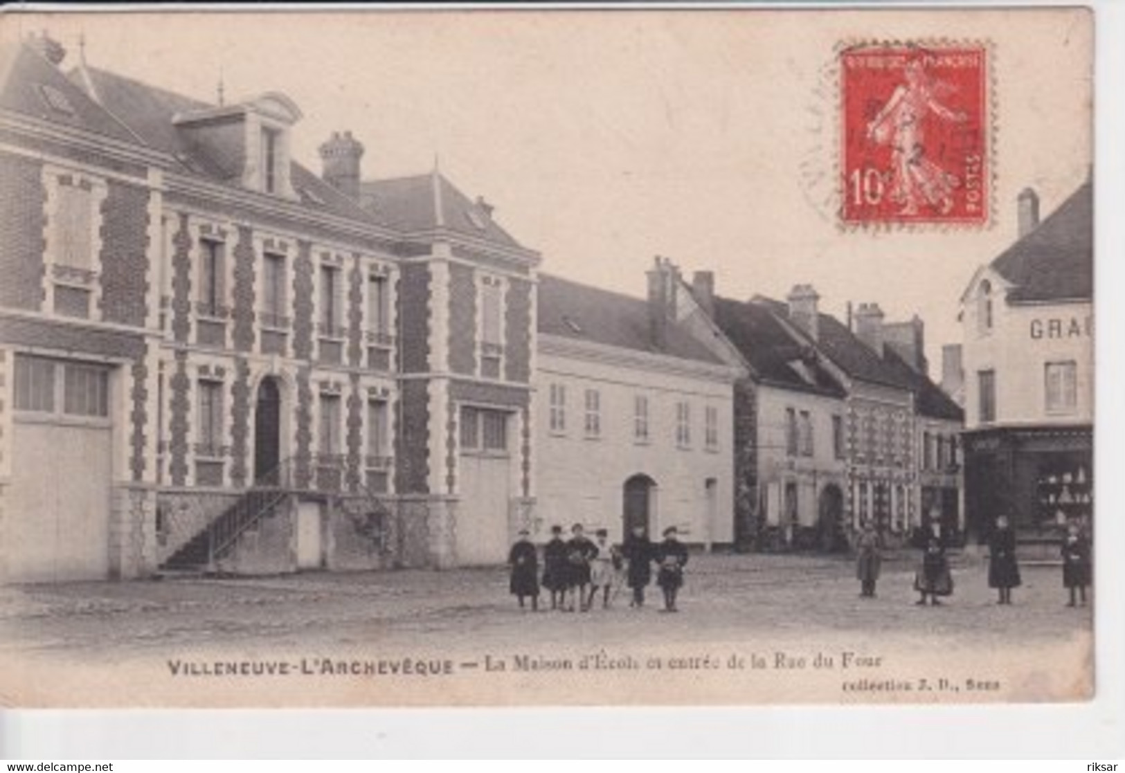 VILLENEUVE L ARCHEVEQUE(ECOLE)