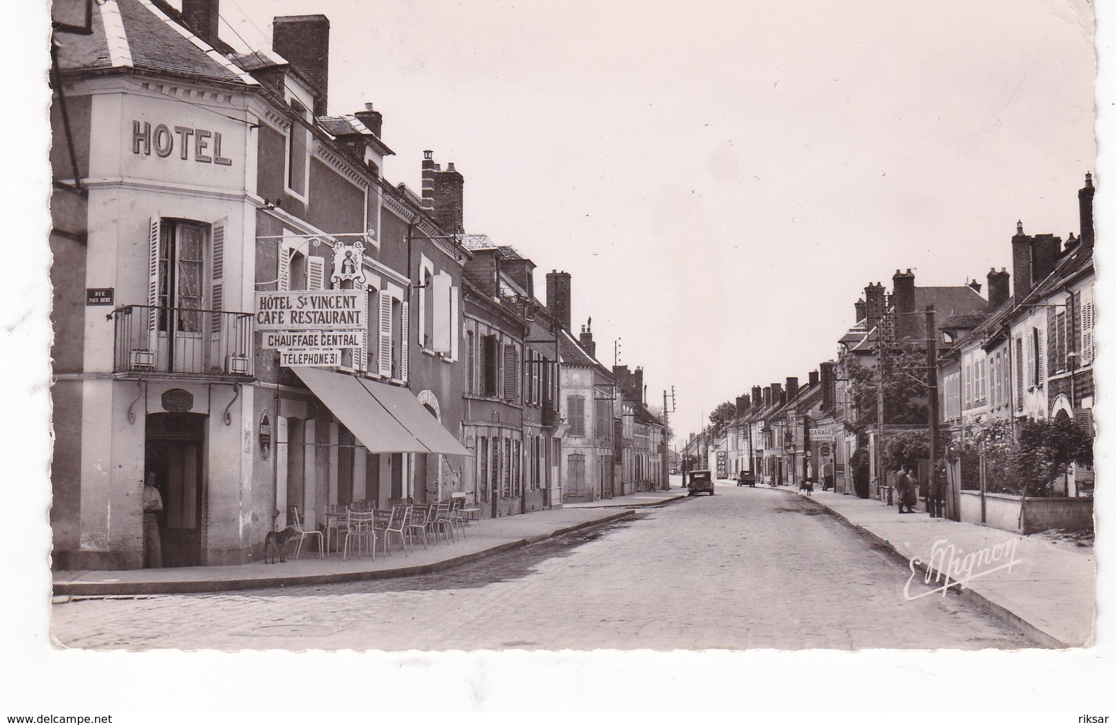 VILLENEUVE L ARCHEVEQUE(HOTEL)