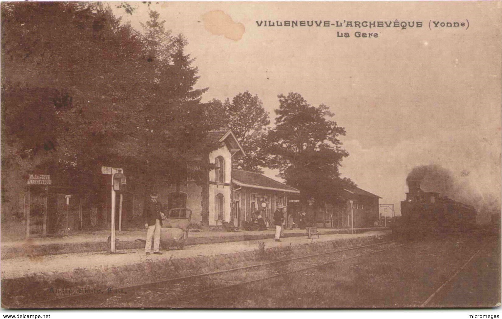 VILLENEUVE-L'ARCHEVEQUE - La Gare