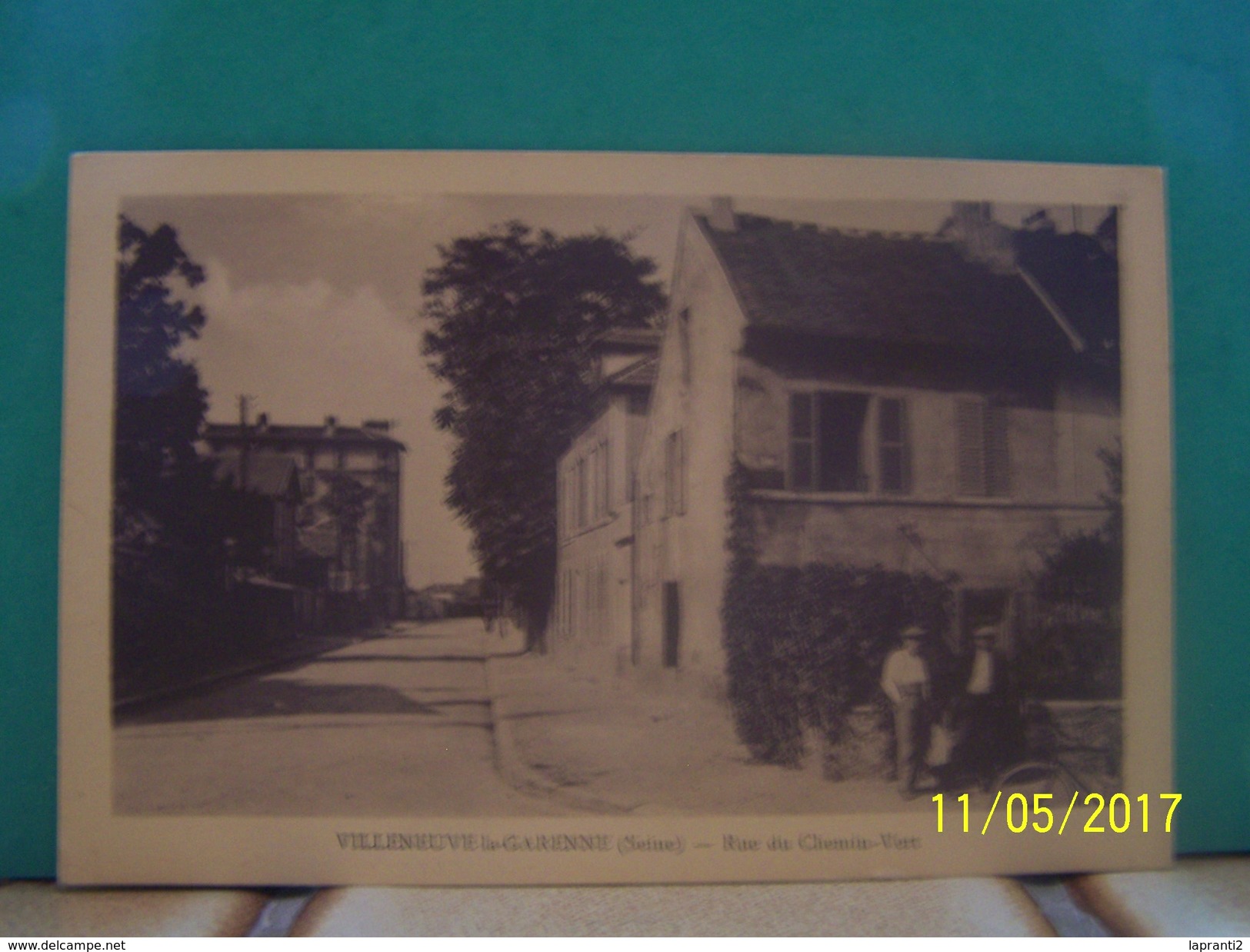 VILLENEUVE-LA-GARENNE (HAUTS DE SEINE) RUE DU CHEMIN-VERT.